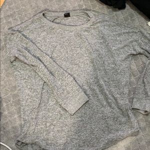 Long sleeve gray loose lounge top